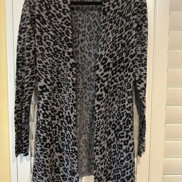 Cashmere leopard print cardigan - Picture 4 of 6